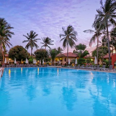 Ocean Bay Hotel & Resort Bakau ภายนอก รูปภาพ