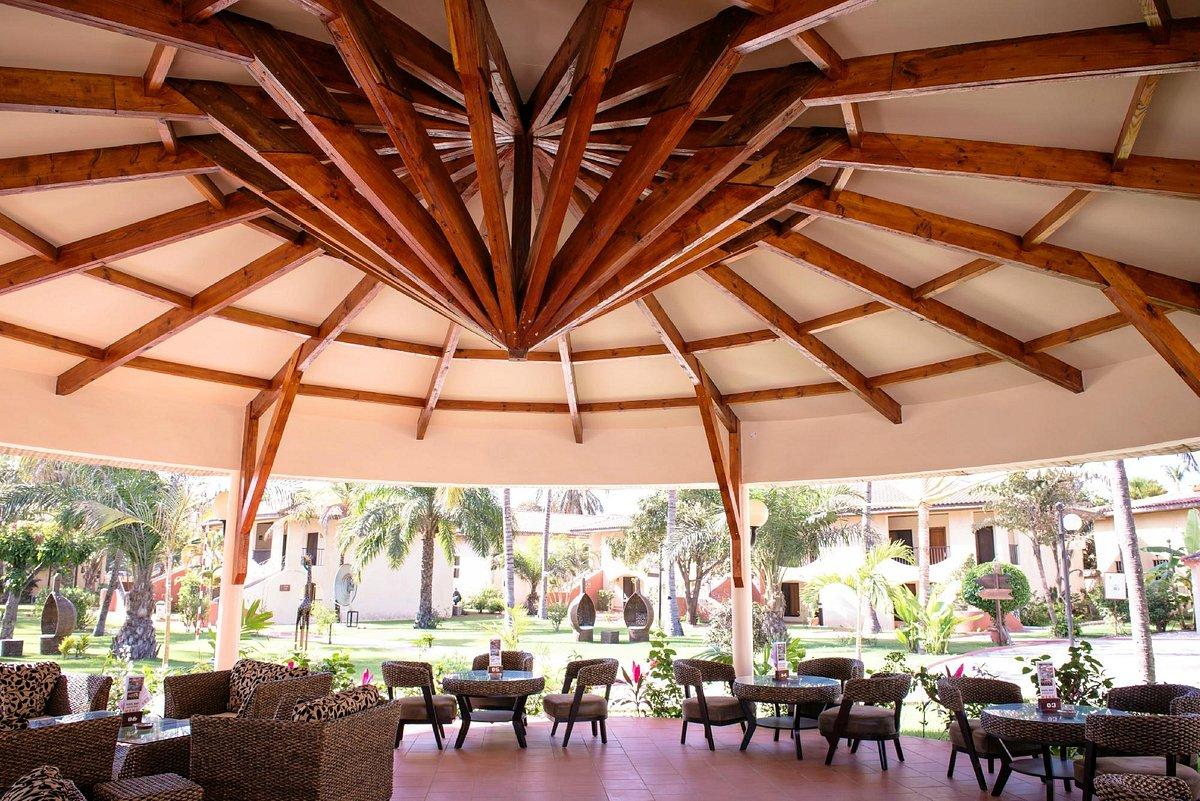 Ocean Bay Hotel & Resort Bakau ภายนอก รูปภาพ