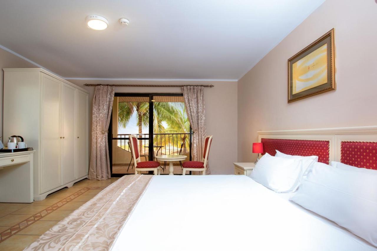 Ocean Bay Hotel & Resort Bakau ภายนอก รูปภาพ