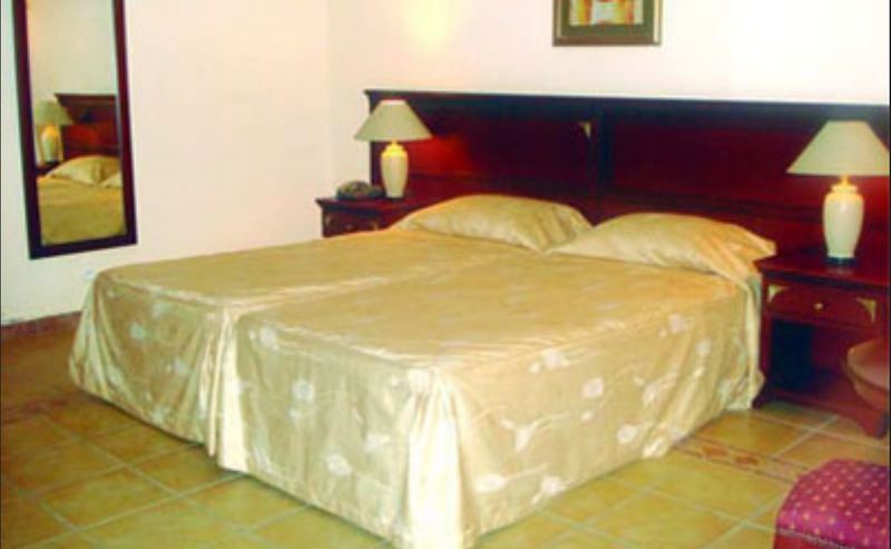 Ocean Bay Hotel & Resort Bakau ภายนอก รูปภาพ