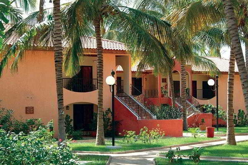 Ocean Bay Hotel & Resort Bakau ภายนอก รูปภาพ