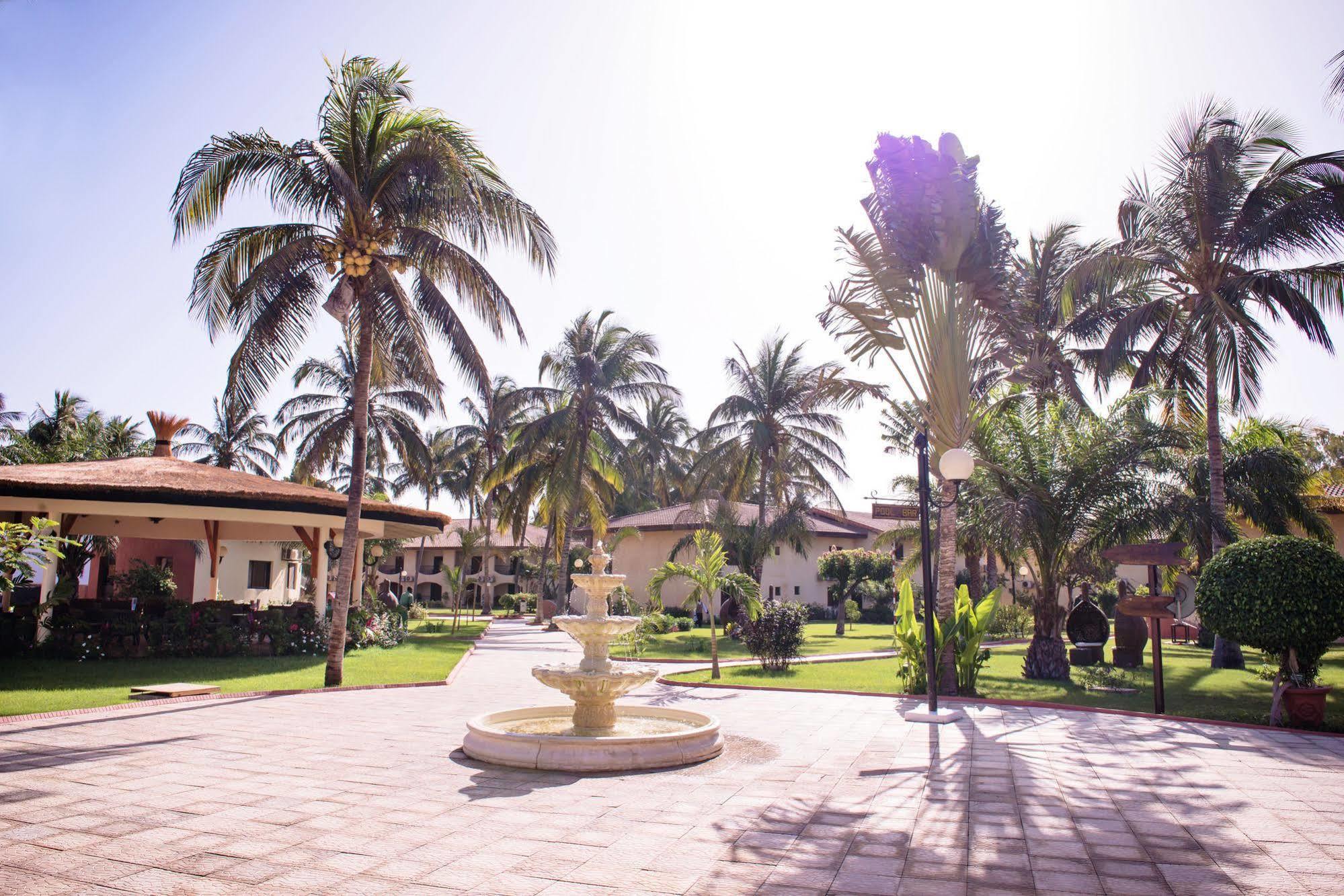 Ocean Bay Hotel & Resort Bakau ภายนอก รูปภาพ
